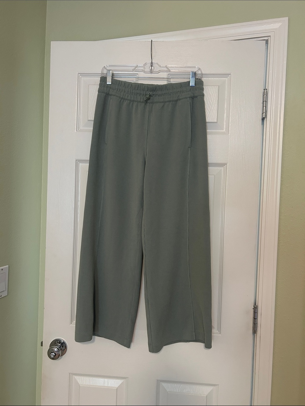 Lululemon Ribbed Softstreme Mid-Rise Wide-Leg Cropped Pant 25" in Palm Court